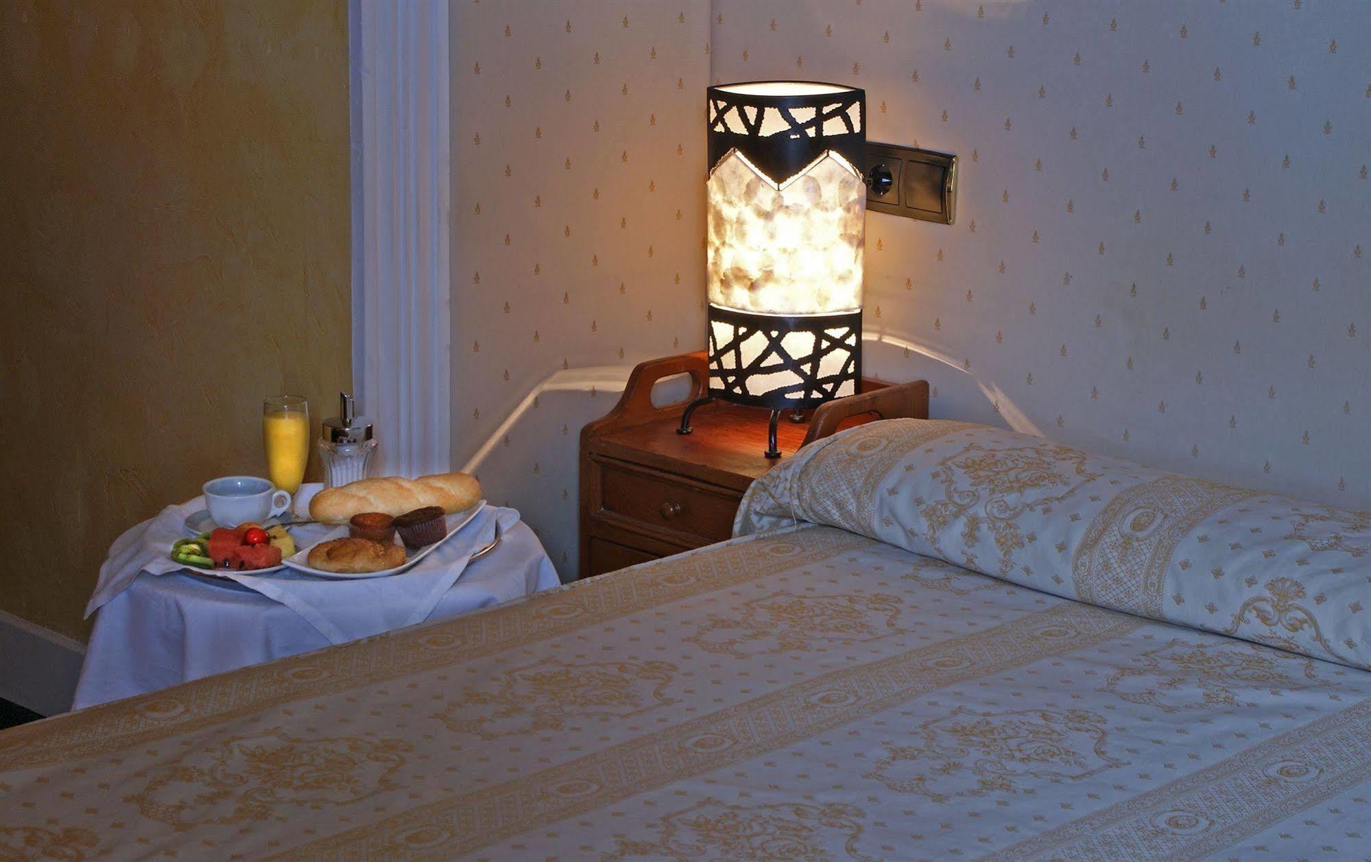 Hotel Marixa La Guardia Esterno foto